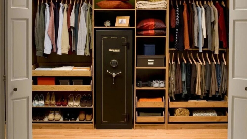 closet-gun-safes